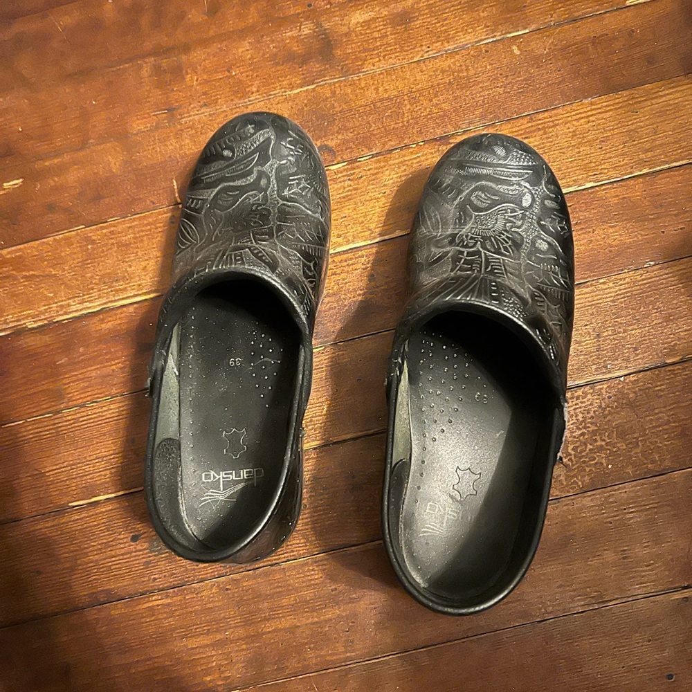 Dansko size 39. Worn 3x. Excellent condition